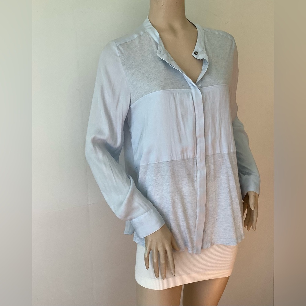 LOU & GREY Size M Light Blue Mixed Fabric Button Blouse